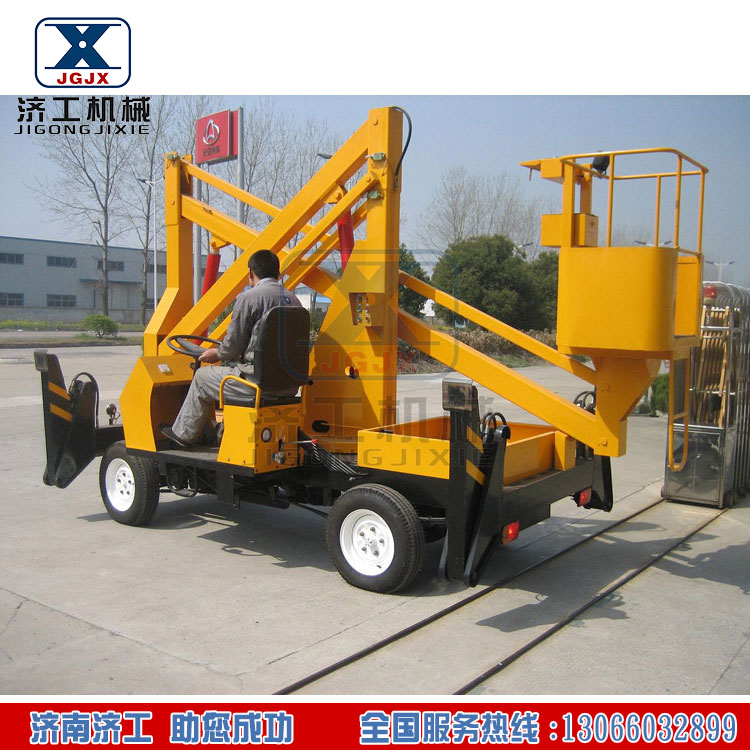 曲臂式升降平臺 曲臂式升降平臺