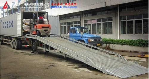 移動式登車橋,移動式液壓登車橋 移動式登車橋,移動式液壓登車橋