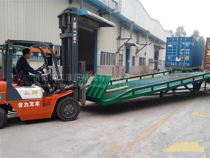 移動式登車橋,移動式液壓登車橋 移動式登車橋,移動式液壓登車橋